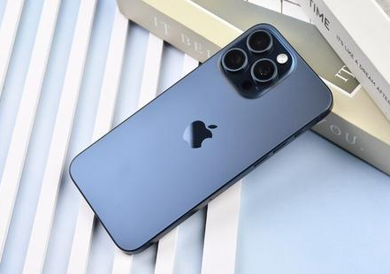 献县苹果维修点分享iPhone 15 Pro Max屏幕更换全新实操风险 